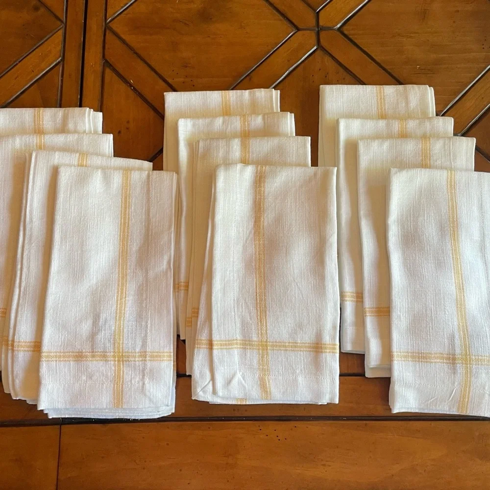 NEW Pottery Barn SET 12 napkins